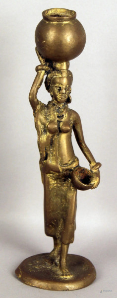 Donna africana, scultura in bronzo, h. 28 cm.
