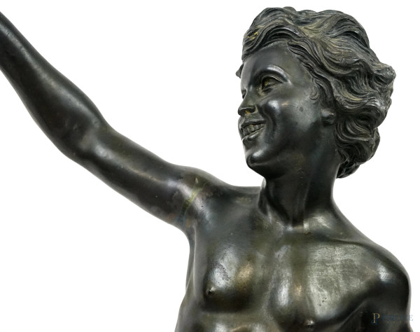 Pescatorello, scultura in metallo brunito, cm h 54, XX secolo, base in marmo verde, (restauro su ...