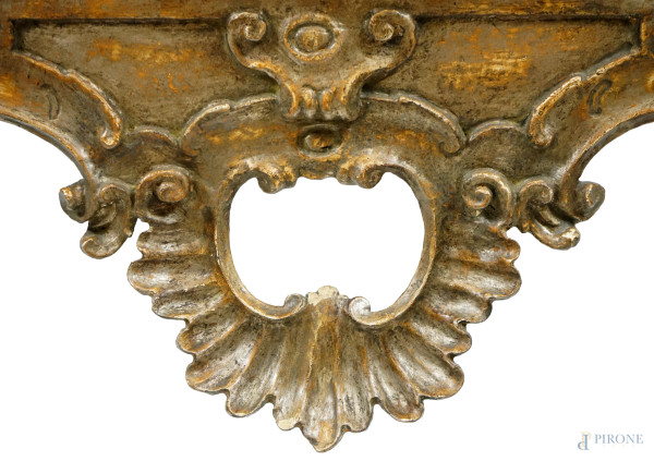 Consolle in legno intagliato e argentato a mecca, XVIII-XIX secolo, con piano mistilineo lastrona...
