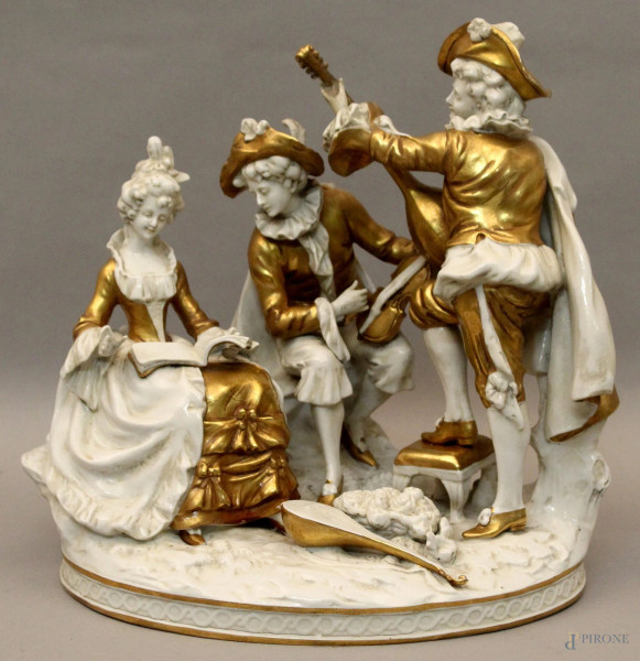 Musicisti, gruppo in porcellana bianca e dorata, marcata Capodimonte , h cm 27,(difetti).