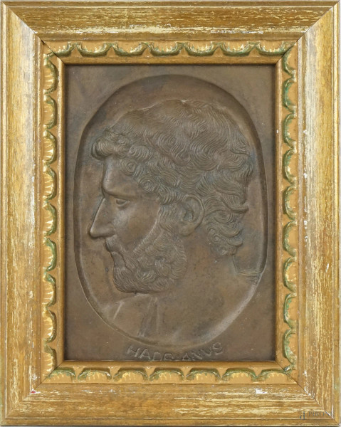 Ritratto dell'imperatore Adriano, bassorilievo in bronzo, cm 20x14, XX secolo, entro cornice