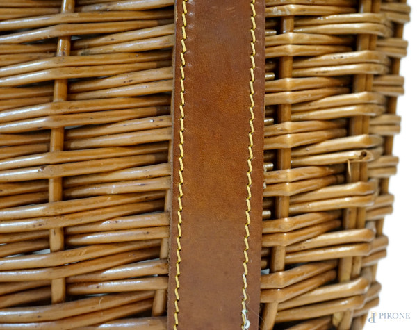 Valigetta vintage in vimini con cinghie in cuoio, cm 30x42x27