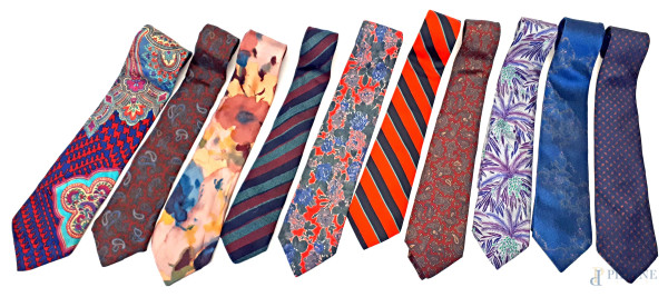 Cravatte vintage anni 70 e 80, lotto composto da 10 cravatte da uomo in seta diversi marchi grandi