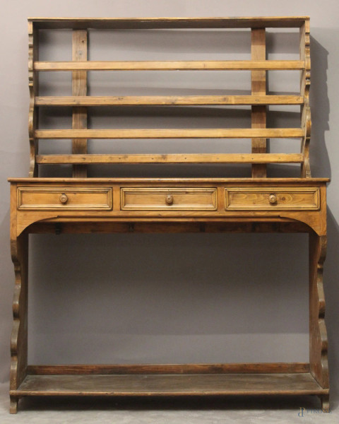 Piattaia in abete a tre cassetti con alzata a due ripiani, XIX sec, h. 190x152x45 cm