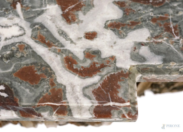 Mensola in legno scolpito con piano in marmo, decori a motivi floreali, XVIII secolo, cm h 33x64x...