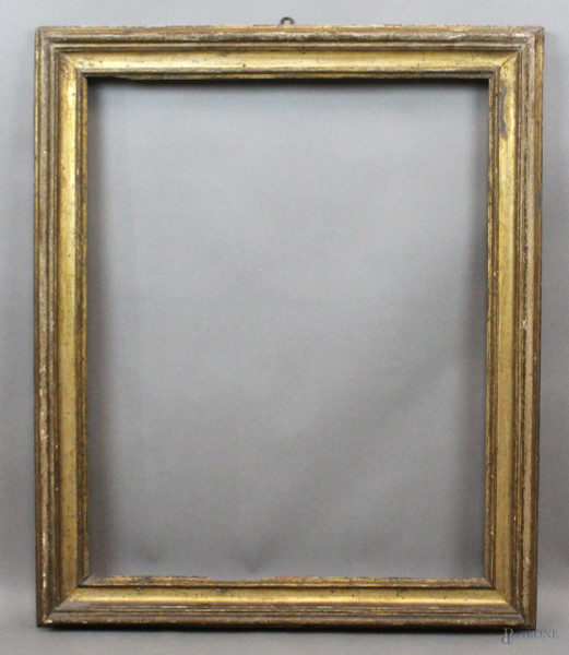 Cornice Salvator Rosa in legno dorato a mecca, ingombro cm. 90x75, specchio cm.76,5x61,5