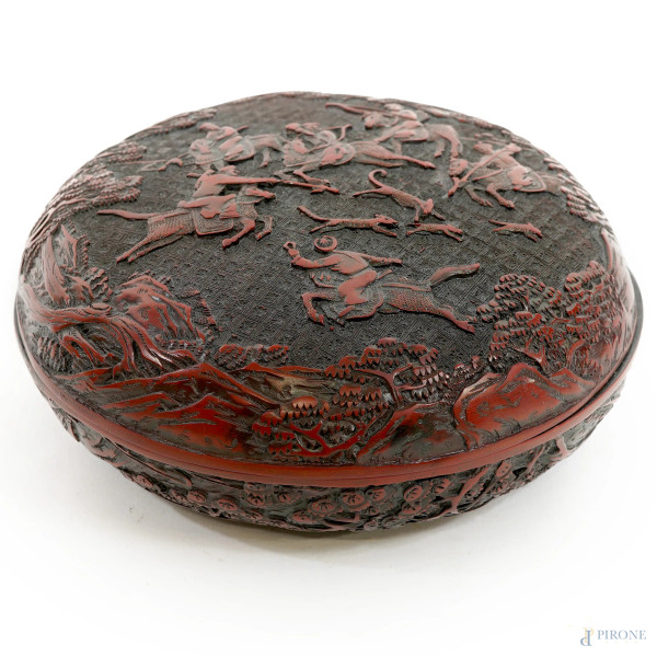 Portagioie in lacca rossa con decori a chinoiserie, XX secolo, cm 6,5x17,5
