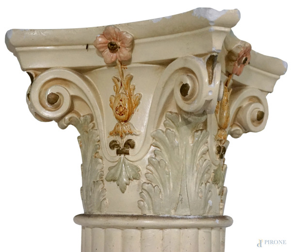 Coppia di colonne in stucco, XX secolo, cm 175,5x35,5x35,5, (difetti, rotture)