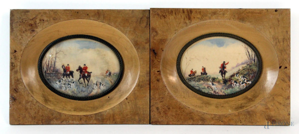 Coppia di miniature raffiguranti scene di caccia, cm 8,5x12, Inghilterra, XIX secolo, entro cornici.
