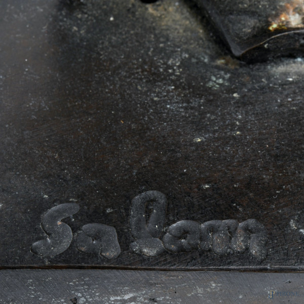 Volto di donna, XX secolo, scultura in bronzo, altezza cm 44,5, (segni di usura, scalfiture)