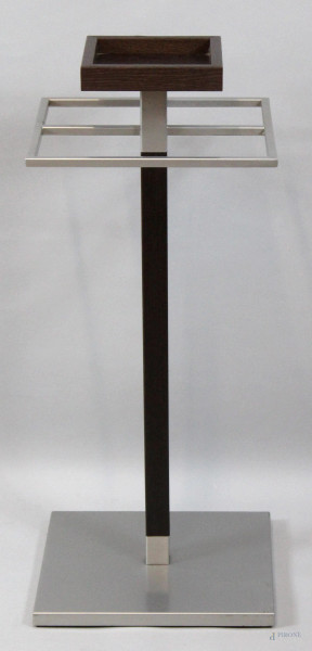 Svuotatasche Calligaris in acciaio e legno, altezza 83 cm.