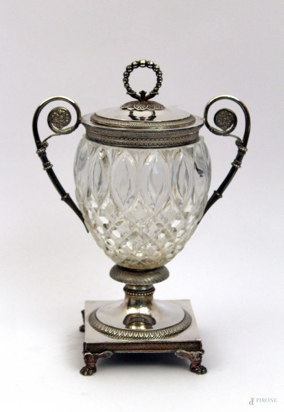 Alzata centrotavola biansata in argento e cristallo, inizi XIX sec., (difetti).