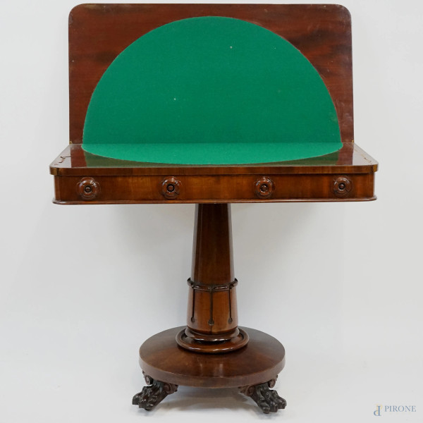 Tavolo da gioco in palissandro, inizi XX secolo, piano apribile con panno verde all'interno, frusto rastremato poggiante su base circolare e piedi ferini, cm 76x92x45, (difetti, parti rotte)