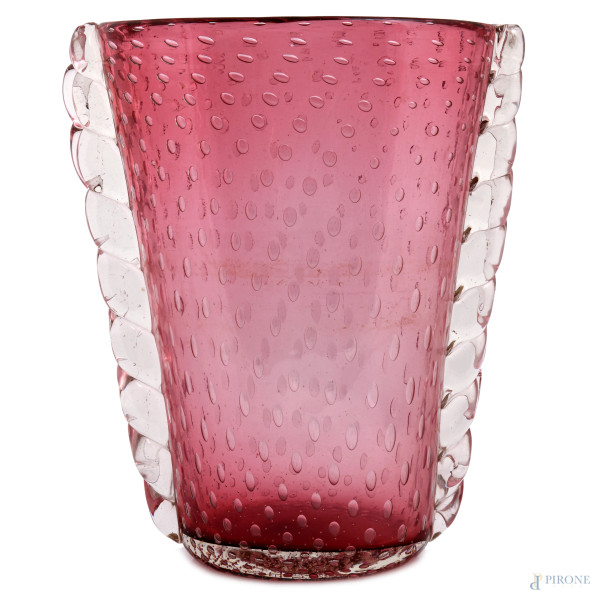 Vaso in vetro di Murano nei toni del rosa, anni Quaranta del XX secolo, altezza cm 33, (segni di usura, graffi)