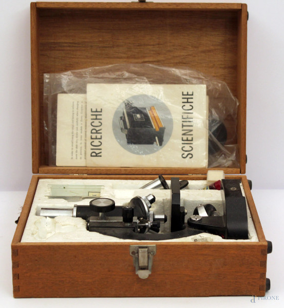 Microscopio con custodia originale, anni 50 - 60