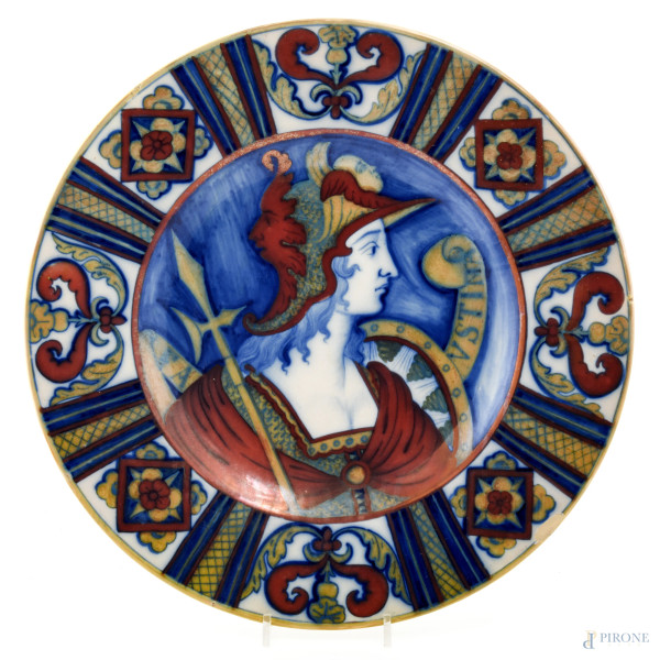 Piatto in maiolica a lustro con profilo di Santa Faustina, XX secolo, diametro 38, (segni di usura, sbeccature, difetti)