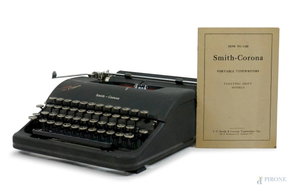 Macchina da scrivere Smith - Corona Clipper, anni '40, entro valigetta originale (difetti).