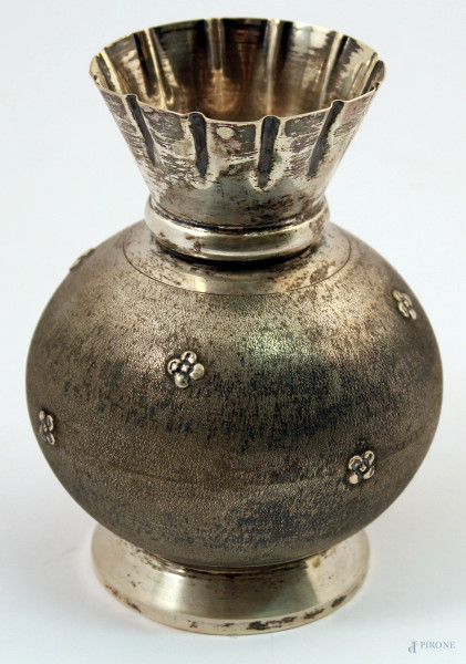 Vasetto in argento, gr. 272, h 15 cm