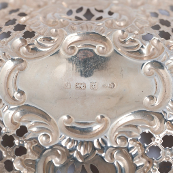 Lotto di oggetti in argento di varia manifattura, misure massime, cm 14x17, peso complessivo lord...