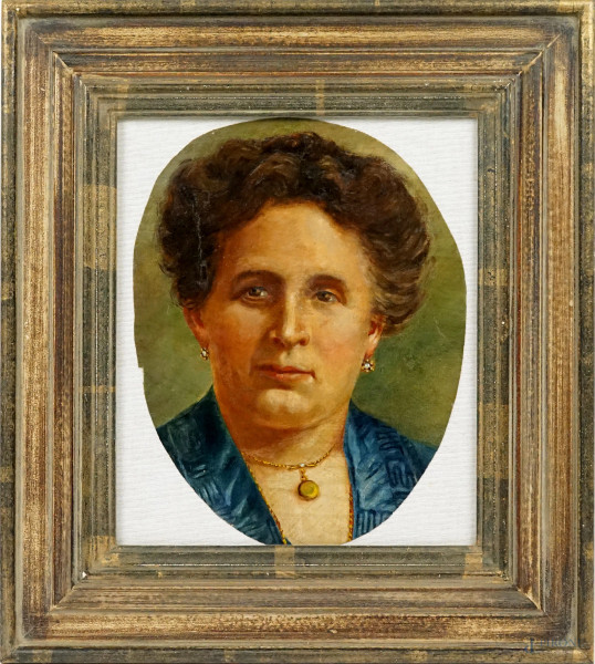 Ritratto di donna, olio su tela, cm 33x25,5, XX secolo, in cornice.