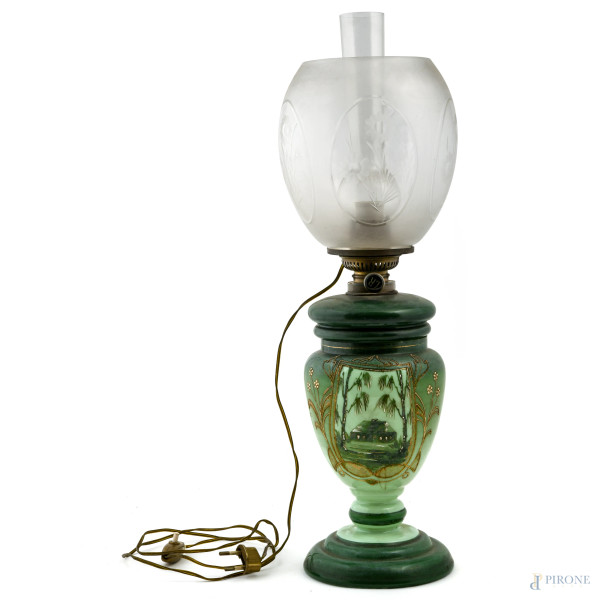 Lampada opalina nei toni del verde, XX secolo, altezza cm 60, (segni di usura, scoloriture, da revisionare)