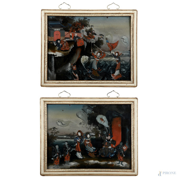 Coppia di dipinti su vetro con scene di genere orientali, XX secolo, cm 38x50, entro cornice, (lievi segni di usura)