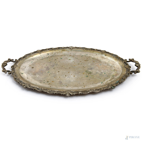 Vassoio a doppia presa in argento 800/1000, peso gr 550, cm 39x24,5
