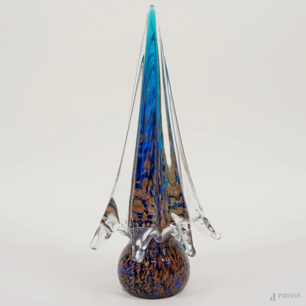 Albero di Natale in vetro sommerso di Murano, XX secolo, con tronco in vetro blu e avventurina, cm h 28,5