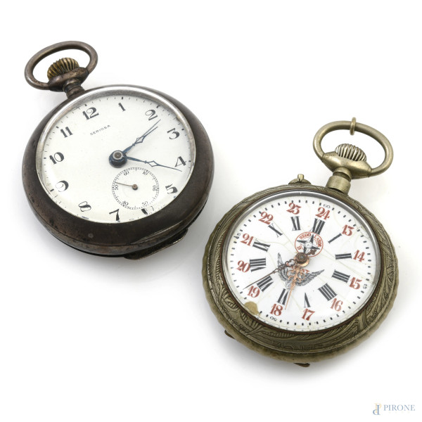 Lotto di due orologi da tasca, uno in argento e uno in metallo argentato, XX secolo, diametro massimo cm 6, (segni di usura, difetti, da revisionare)