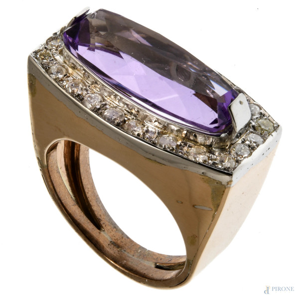 Anello in oro bianco 9 kt con ametista centrale e diamanti G color 0,35 ct, misura 16, peso lordo gr  [..]