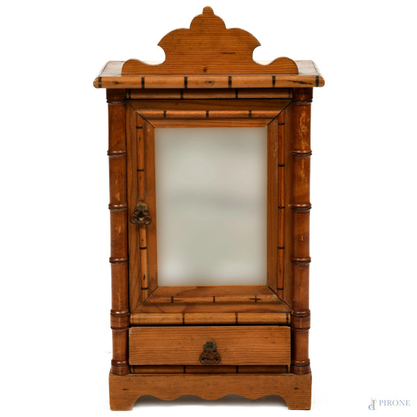 Mobiletto da tavolo in legno con fronte a un cassetto e anta specchiata, XX secolo, cm 49x26,5x14,5, (segni di usura, scalfiture, difetti)