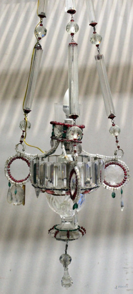Lampadario in vetro a due luci, con gemme rosso rubino, cm h 100, (difetti)