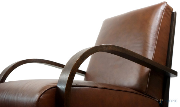 Coppia di poltrone stile Art Déco design Jindrich Halabala, struttura in legno curvato, cuscini r...