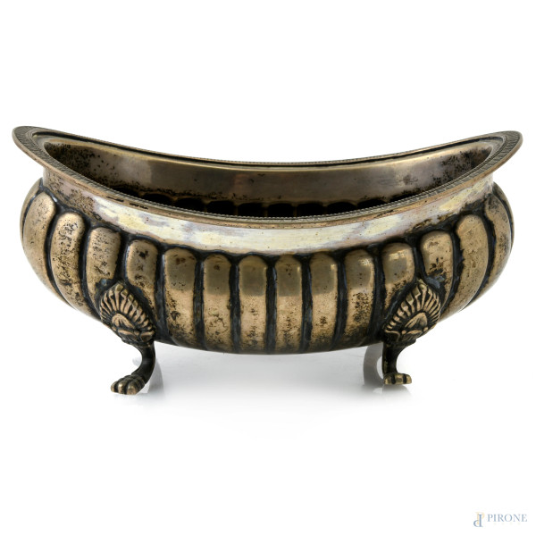 Portabonbon in argento 800/000 poggiante su quattro piedi ferini, XX secolo, cm 8x17x11,5, peso gr 260