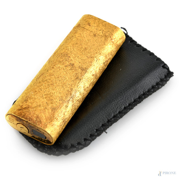 Accendino Cartier placcato in oro, anni Ottanta, cm 7x2, (segni di usura, graffi, lievi scalfiture, da revisionare)