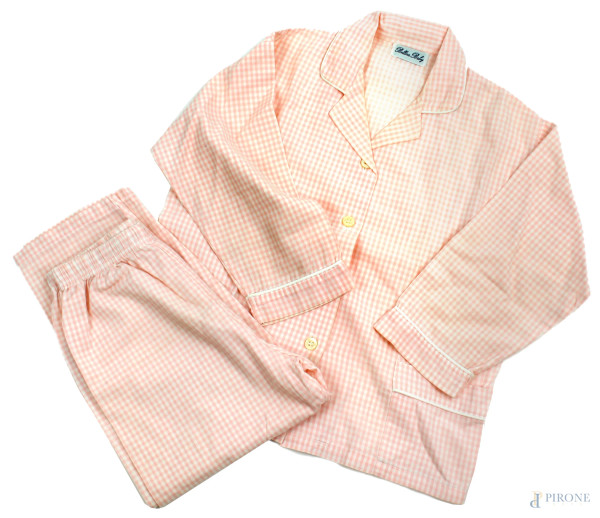 Bellora Baby, pigiama due pezzi da bambina a fantasia quadrettata rosa e bianca, camicetta con colletto a V e bottoni, pantalone lungo con elastico in vita, taglia 4 anni.