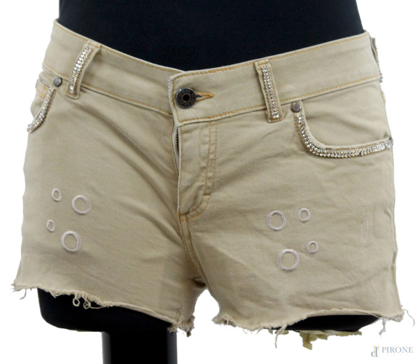 Bluemarine, pantaloncino  corto beige, a quattro tasche, dettagli in strass e chiusura con zip e bottone, taglia 16 anni, (difetti).