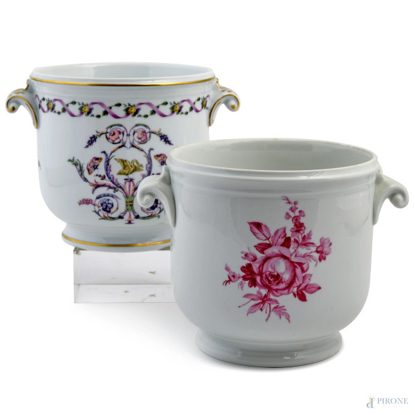 Lotto di due cachepot in porcellana Ginori, XX secolo, altezza massima cm 13,5