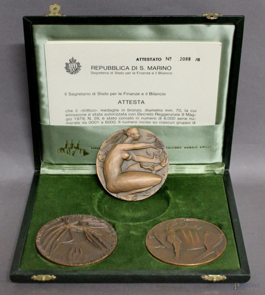 Angelo Grigli, lotto composto da tre medaglie commemorative in bronzo, diametro 7 cm.