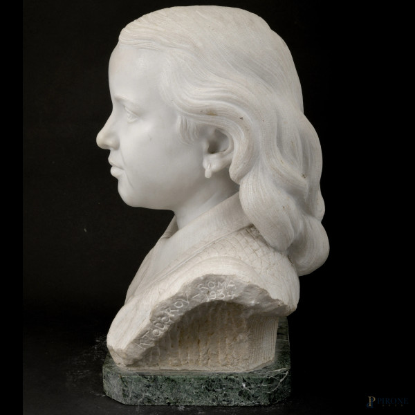 Kiril Todorov (Brest, 1902 – Roma, 1987), busto in marmo raffigurante una bambina, base in marmo,...