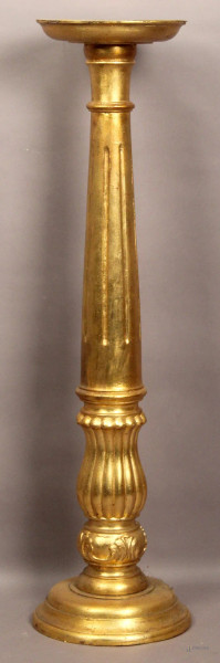 Colonna in legno dorato con particolari intagliati, altezza 99 cm, primi &#39;900.