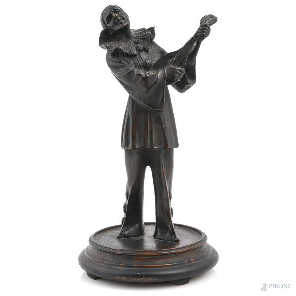 Pierrot, XX secolo, scultura in bronzo su base in legno, altezza cm 27