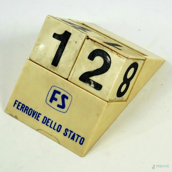 Calendario da tavolo anni '40, Ferrovie dello Stato, in plexiglass, cm 8x15,5xx10, (difetti e restauri).