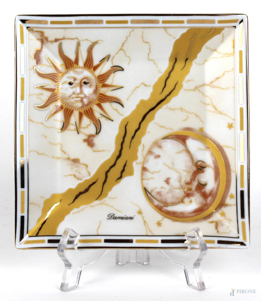 Svuotatasche di linea quadrata in porcellana bianca e dorata, cm 16x16, marcato Damiani