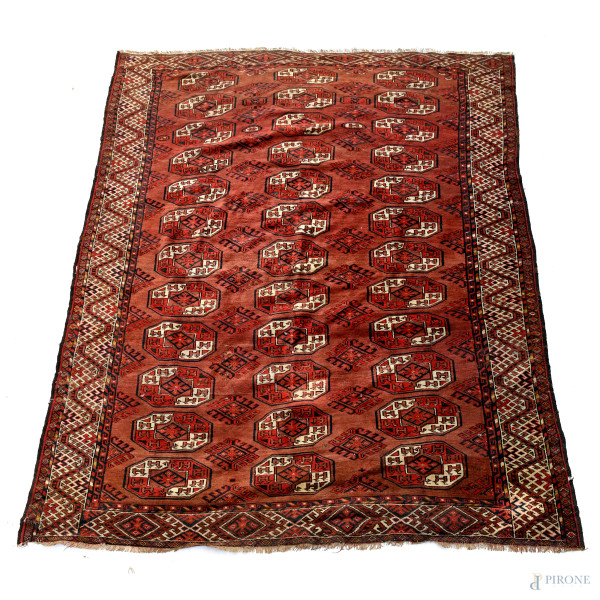 Tappeto, cm 261x208, (segni di usura, difetti)