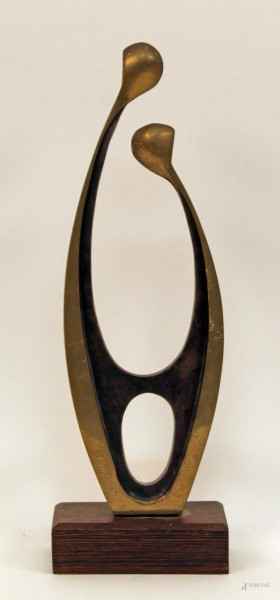 Figure, scultura in bronzo firmata Luwawa, H 28 cm.