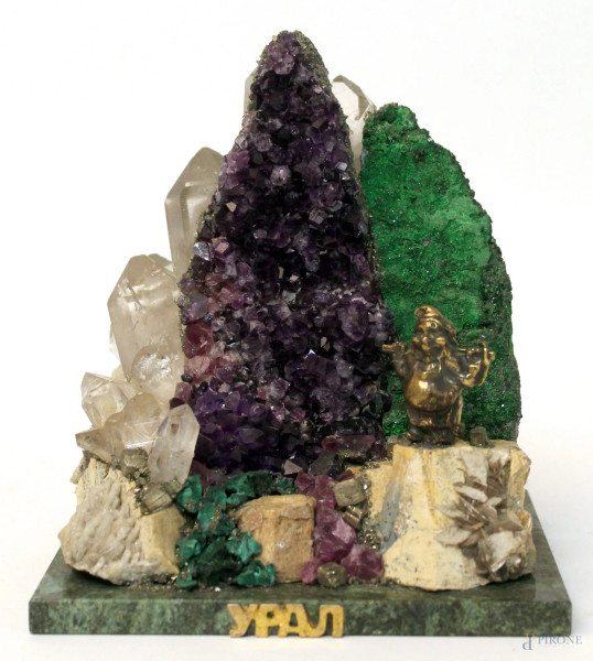 Composizione di minerali, H 18 cm.