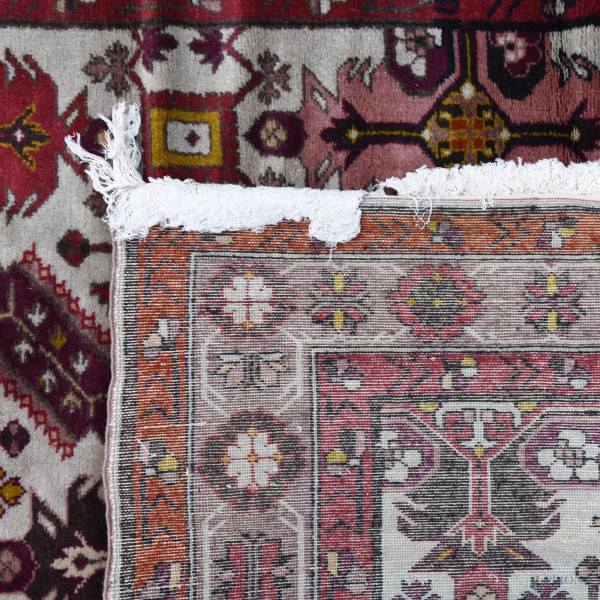 Tappeto, cm 187x130, (difetti)