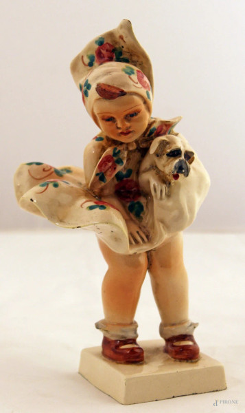 Fanciulla con cagnolino, scultura in maiolica, anni 40, numerata, h. 25 cm