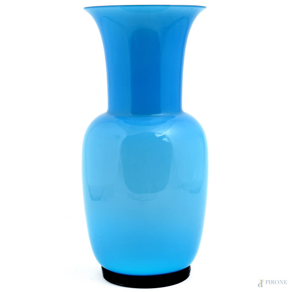 Vaso in vetro di Murano Venini, 1992, firmato a graffio al fondo "Venini 92", altezza cm 36,5